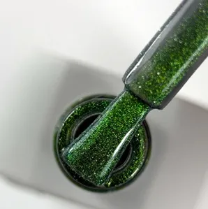 Гель-лак з ефектом котячого ока хамелеон, 10 мл №13CC Cat Chameleon Gel Polish SAGA Professional 