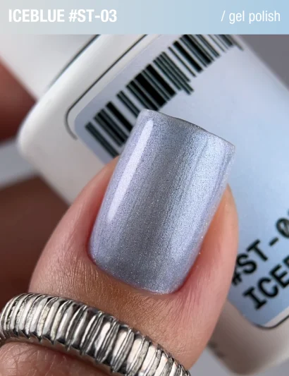 Гель-лак котяче око з перламутровим пігментом ADORE Gel Polish Satin Cat&rsquo;s Eye "ST" №03 iceblue, 12 мл 