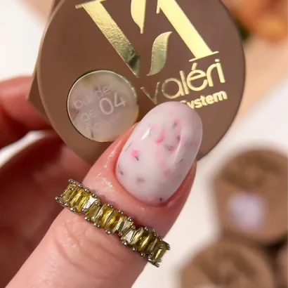 Гель для нарощування VALERI Builder Gel Flower №04 Молочний із світло-рожевими сухоцвітами, 15 мл