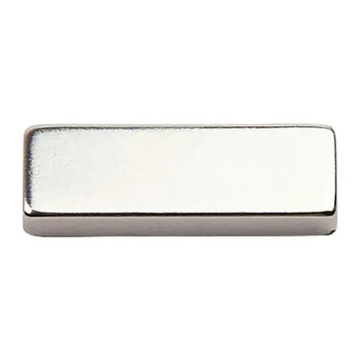 Магніт для гель-лаку Cat`s eye ADORE 