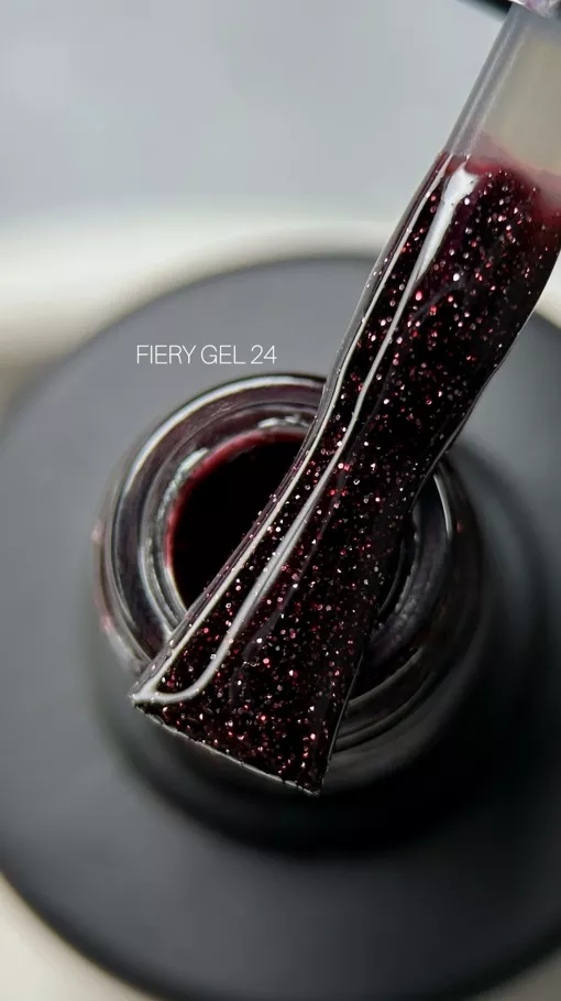 SAGA Fiery Gel Polish Гель-лак світловідбиваючий 8 мл №24