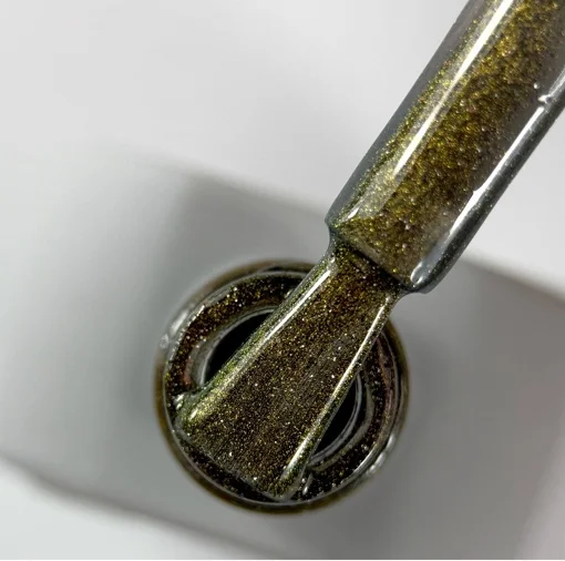 Гель-лак з ефектом котячого ока хамелеон, 9 мл №06CC Cat Chameleon Gel Polish SAGA Professional 