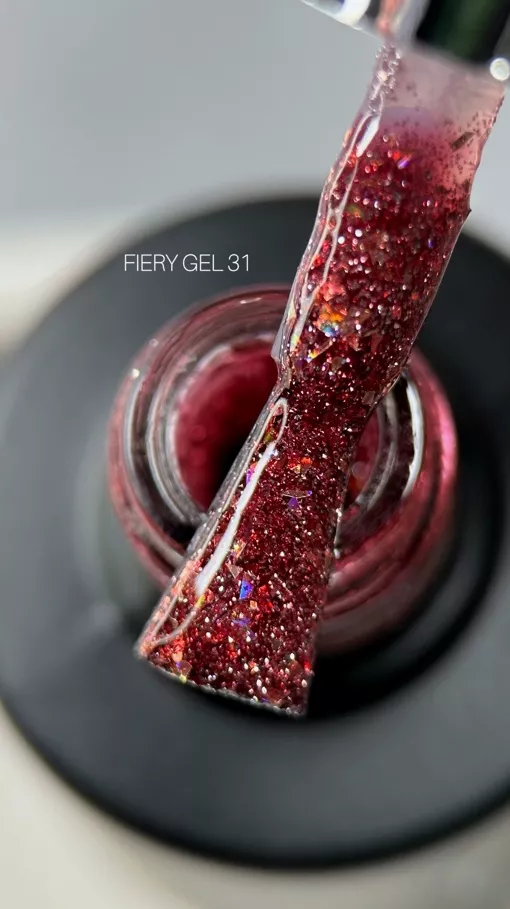 SAGA Fiery Gel Polish Гель-лак світловідбиваючий 8 мл №31