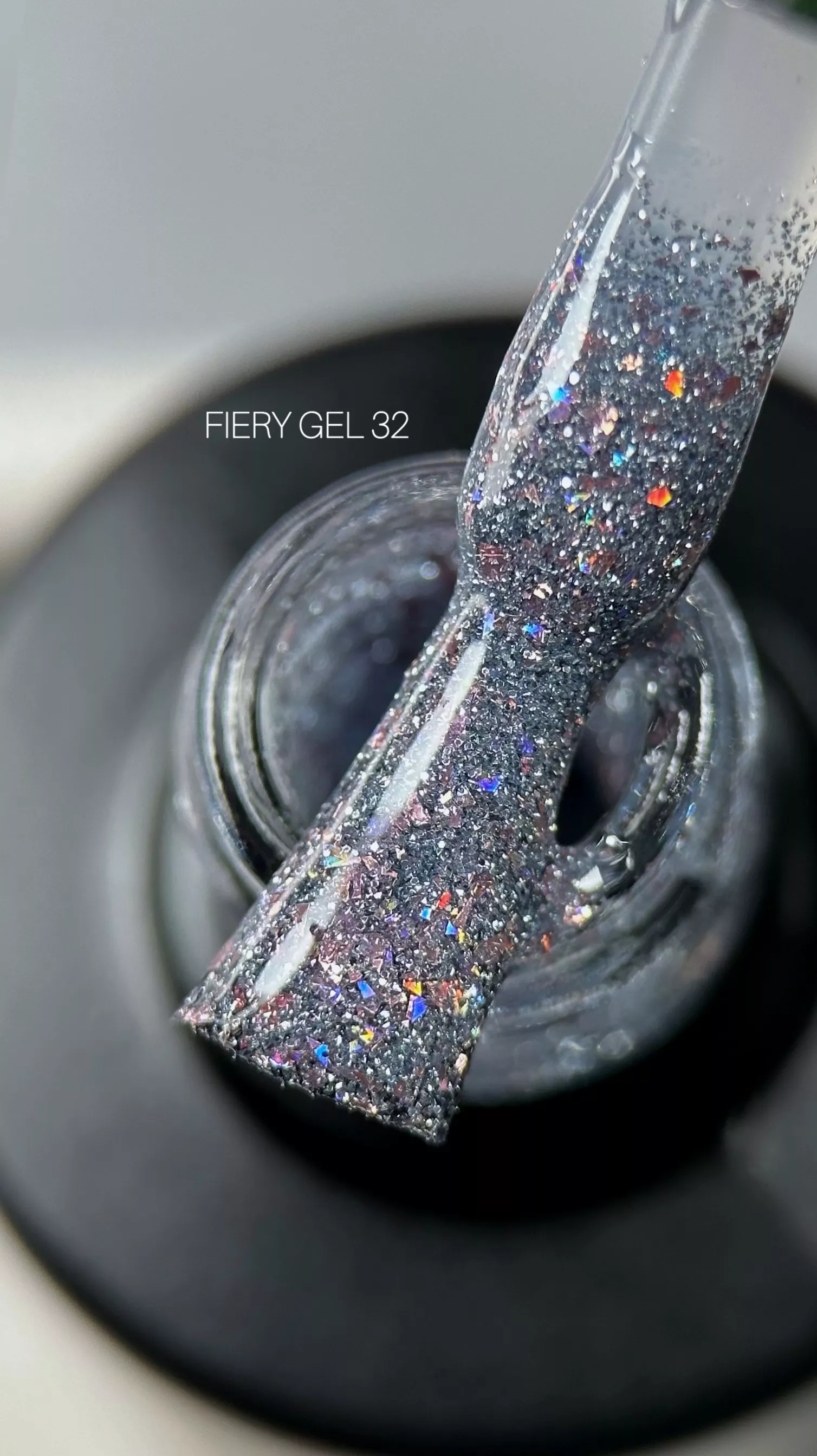 SAGA Fiery Gel Polish Гель-лак світловідбиваючий 8 мл №32