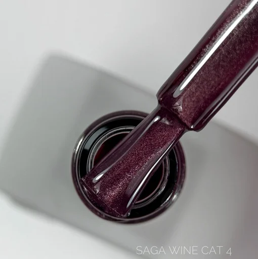 Гель-лак кошаче око, 10 мл №04 Wine Cat Gel Polish SAGA Professional