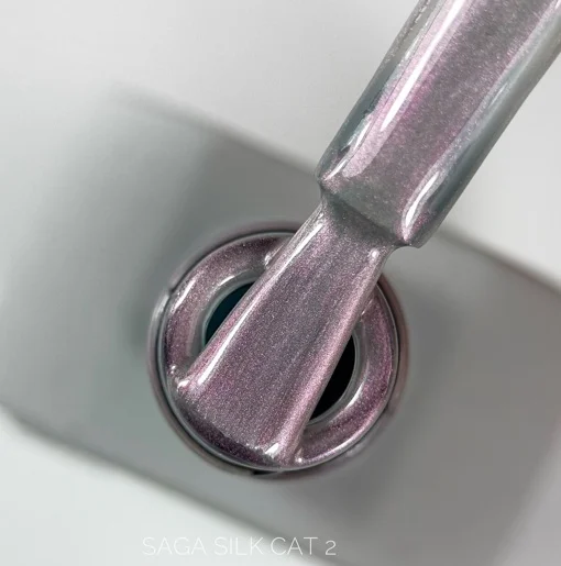 Гель-лак кошаче око з перлинним ефектом, 10 мл №02 Silk Cat Gel Polish SAGA Professional 