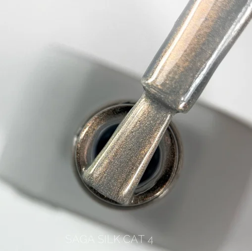 Гель-лак кошаче око з перлинним ефектом, 10 мл №04 Silk Cat Gel Polish SAGA Professional 
