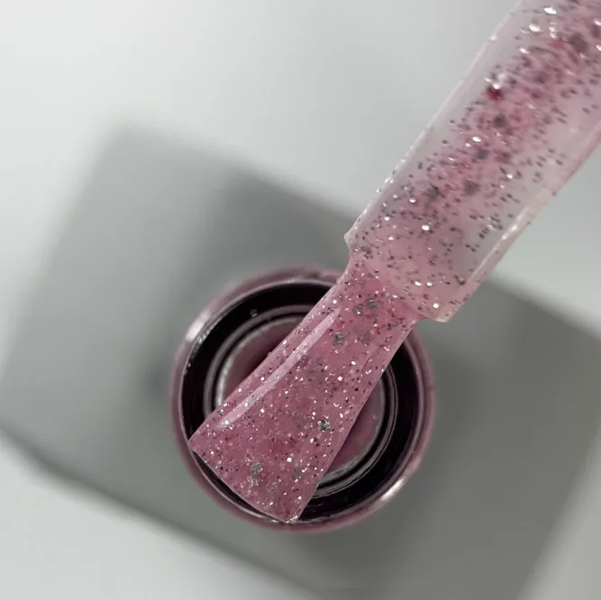 База камуфлююча з глітером, 10 мл №04 Sugar Base SAGA Professional