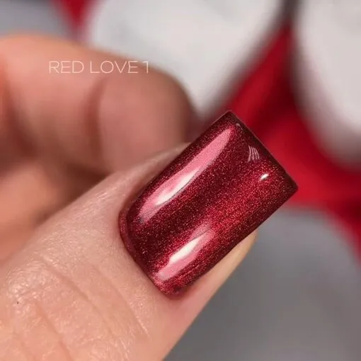 Гель-лак з шимером, 10 мл №001 Red Love Gel Polish SAGA Professional 
