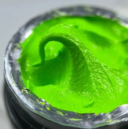 Паста рельєфна, 5 мл  №14 Колір: зелений неон Relief paste SAGA Professional